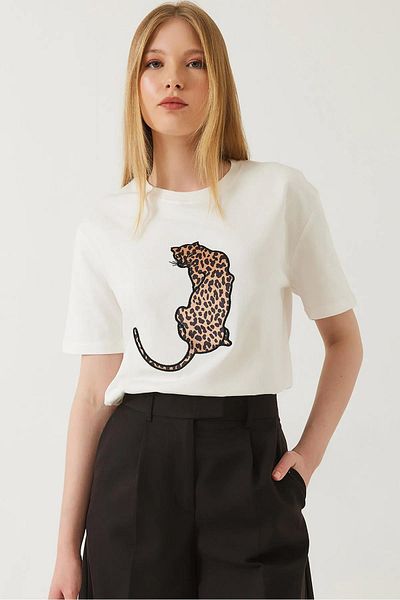 TENA Women's White Crew Neck Leopard Printed T-Shirt