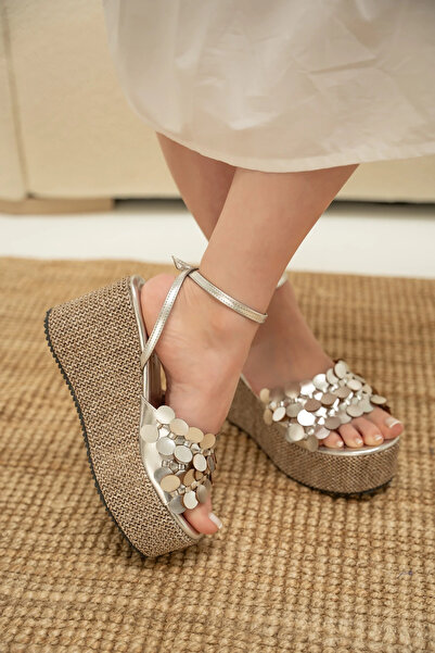 LamintaGlobal Rex Silver Tassel Detailed Women's Platform Sandals