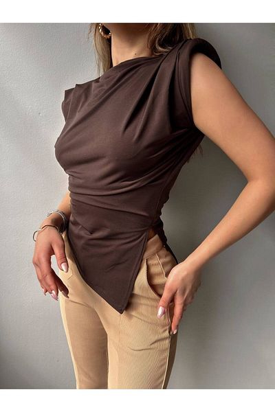Butik Beyza Μπλούζα από λύκρα με ασύμμετρη κοπή με άμμο με επένδυση στους ώμους