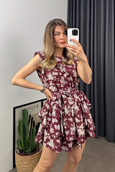Sue Store Bordo Ekru Çiçekli Vatkalı Fırfırlı Kuşaklı Elbise