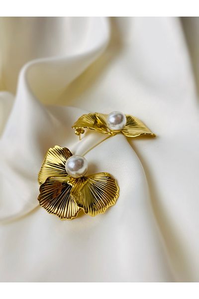 PACHİRA Pearl Detailed Flower Form Gold Steel Earrings for Women |   Stylish and Elegant Model