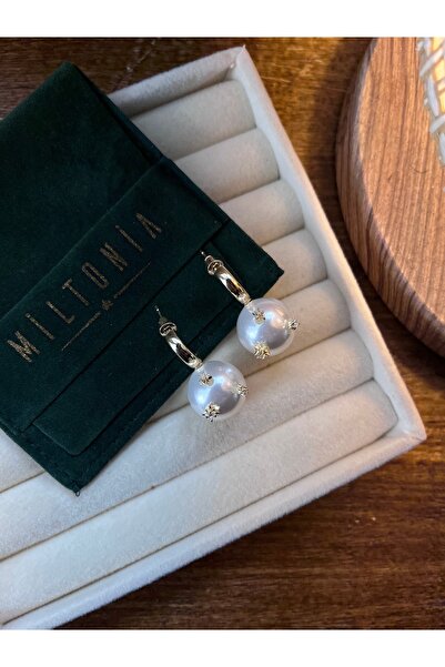 Miltonia İnci Üzeri Zirkon Taşlı Şık Çelik Küpe