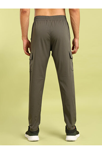 Technosport By Styli Men Solid Relaxed Fit Cargo Pants with TS FLEXI