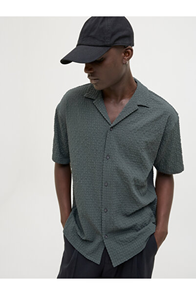 Jack & Jones قميص منتجعات بياقة عادية ومحكم