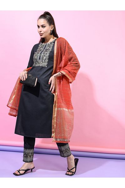 Vishudh By Styli Women Black Kurta Set with Printed Dupatta