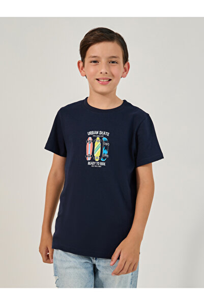 Styli تي شيرت بطبعة جرافيكية ورقبة دائرية