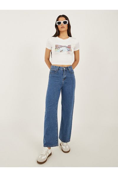Styli Sceneric Graphic Print Cropped Fitted T-Shirt