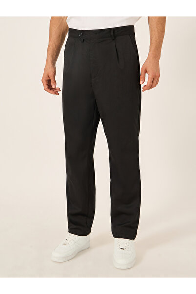 Styli Men Double Pleated Tapered Fit Trousers