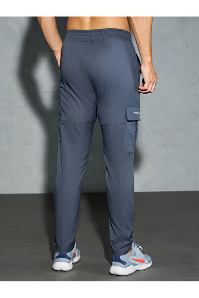 Technosport By Styli Men Solid Relaxed Fit Cargo Pants with TS FLEXI