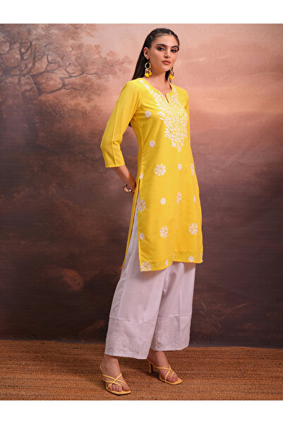 Vishudh By Styli Yellow Floral Embroidered Straight Kurta