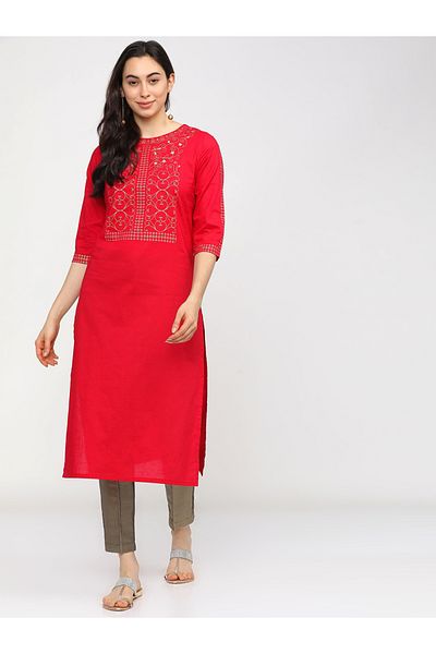 Vishudh By Styli كورتا نسائية حمراء اللون مطبوعة بزخارف عرقية مع فتحة للرقبة وخيط