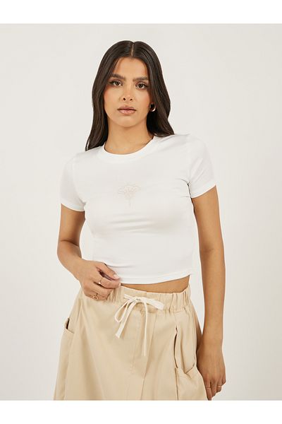 Styli Rhinestone Embellished Cropped Fitted T-Shirt