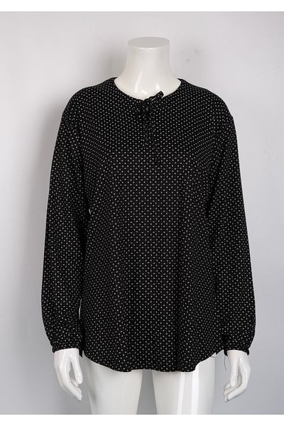 MUSTÜN Lace-up Collar Blouse