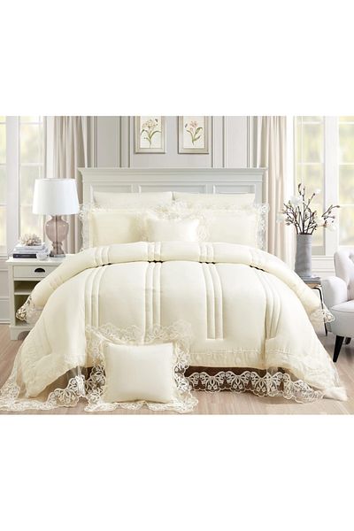 Red Rose مفرش يرير عرائسي نفرين بتصميم الدانتيل ليضيف الجمال والاناقة لديكور غرفتك مقاس 240*260سم