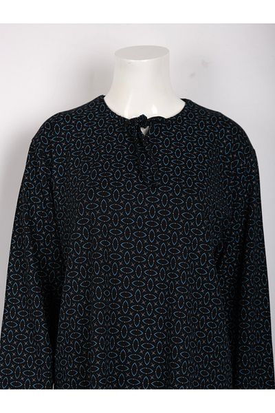 MUSTÜN Lace-up Collar Blouse