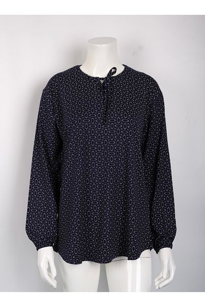 MUSTÜN Lace-up Collar Blouse