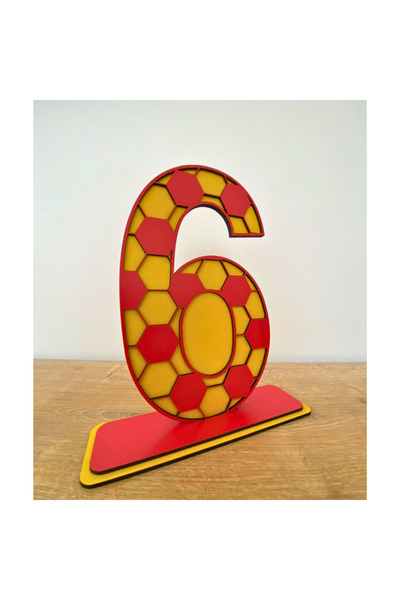 WoodenZoo ديكور طاولة عيد ميلاد عمره 6 سنوات - 2 (موضوع Gs أصفر-أحمر)