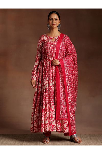 Libas By Styli طقم كورتا مطبوع بقصة A وبنطلون سادة مع دوباتا