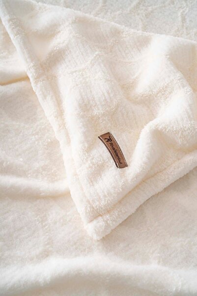 Rivaİstanbul Allen Jacquard Raschel Geometric Double Punch Bedspread