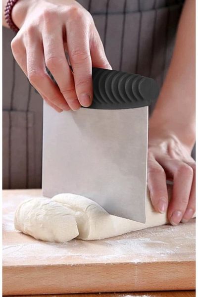 Phigo Stainless Steel Dough Cutter & Scraper Spatula with Patterned Handle, Pastry and Cake Shaping Apparatus