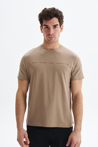 Arma تي شيرت رجالي رمادي بقصة عادية مطبوع عليه نص جيرسيه برقبة دائرية Y 29344...