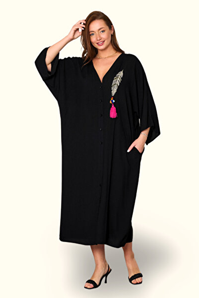 Keyifli Moda فستان نسائي طويل أسود برقبة على شكل حرف V ومطرز بالريش وجيب مطرز...