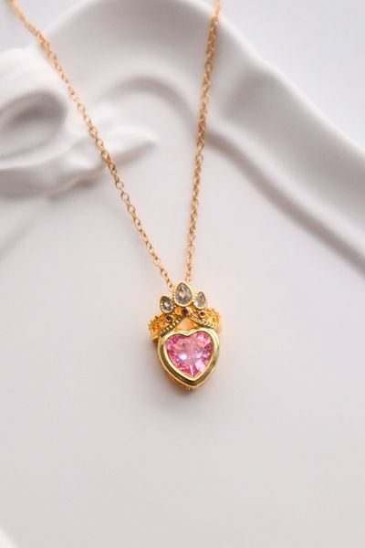 EFBUTİK Stainless Steel Gold Color Queen Heart Necklace