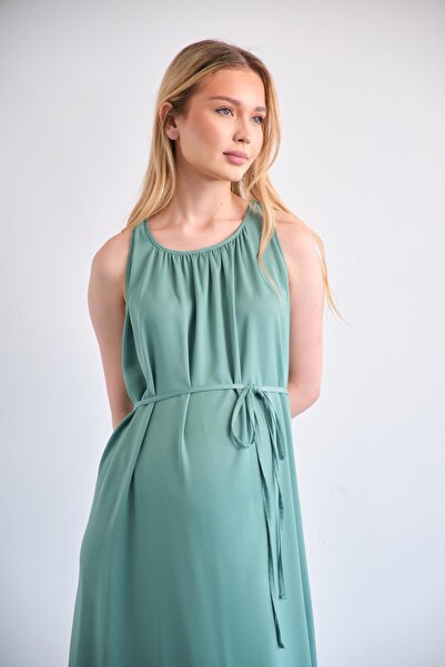 BUSA فستان من الساتان بخصر متوسط ​​الطول وأكمام طويلة للحوامل باللون الأخضر