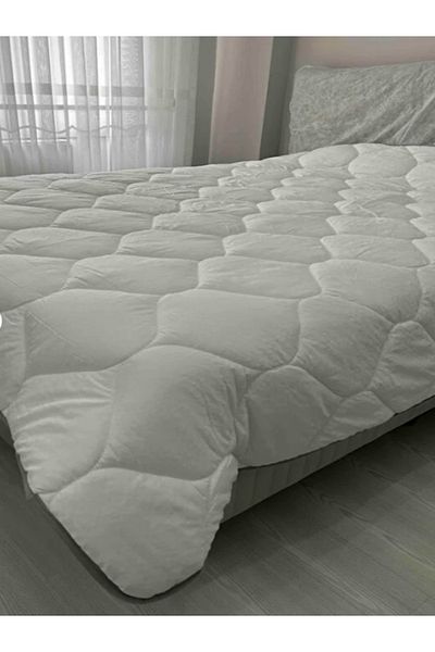Madame Coco Faust King Size White Quilt
