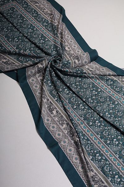 Levidor Patterned Love Shawl - Pattern-05 - Color-05