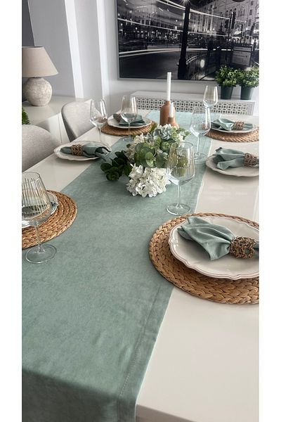 Decamor home Green Velvet Textured Runner