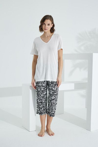 Etoile Bamboo Soft Fabric Short Sleeve Women's Capri Suit 71037