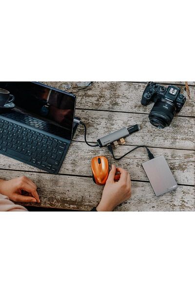 Verbatim Hub USB Verbatim USB-C Multiport 4-in-1, 4x USB-A 3.2 Gen 1, Carcasa din Aluminiu, Cablu 15 cm
