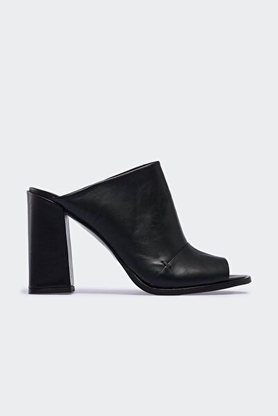 Funea Women's Leather Black Slippers