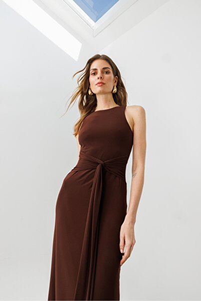 pieces of melon Kahverengi Bisiklet Yaka Halter Bel Büzgü Ve Bağlama Detaylı Sırt Dekolteli Midi Elbise