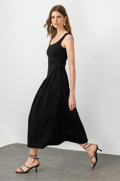 pieces of melon Siyah Kare Yaka Büzgü Detaylı Midi Boy Elbise