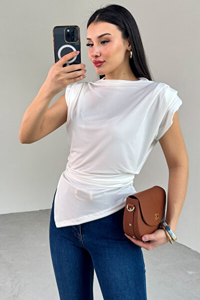 Cappmoda BLZ-06282 Bluză albă căptușită cu tăietură asimetrică cu fante laterale