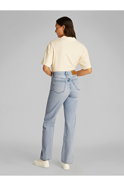 Calvin Klein Women Denim Light High Rise Straight Jeans