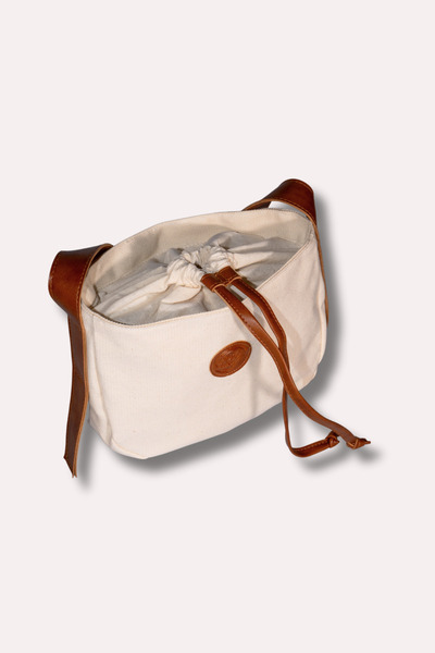 Milky Way Design حقيبة كتف من القماش برباط مع حزام جلدي - حقيبة باجيت بقسم داخلي