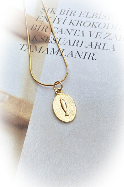 roshel Medallion Figure Fish Pendant Gold & Silver Color Option