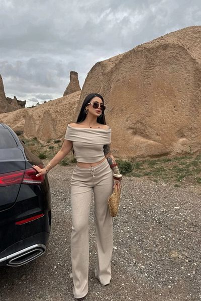 Siner Fashion Bluză de damă bej cu guler Madonna, pantaloni largi, set de sus și de jos