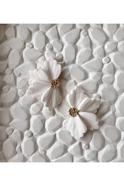 ACCESSORY White Gold Detail Flower Earrings Bridal Earrings