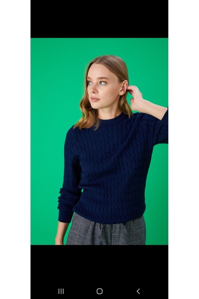 ALVWOMAN Crew Neck Knitted Sweater
