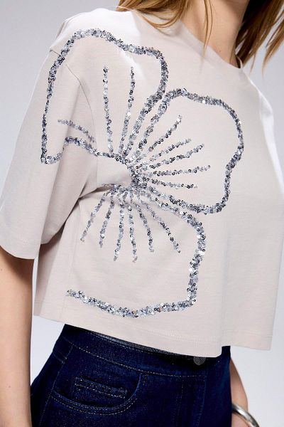 rue. Crop Gray T-Shirt with Flower Embroidery Detail