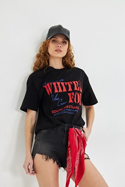 GIA - ART تي شيرت Wf White للسيدات كبسولة 09 Rodeo Crew مكتوب برقبة دائرية