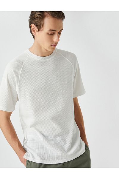 Koton Basic T-Shirt Crew Neck Textured Raglan Sleeve Detail