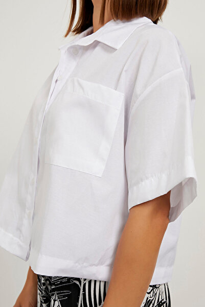 Arma Life Women's Oversize Short Sleeve Pocket Crop White Shirt