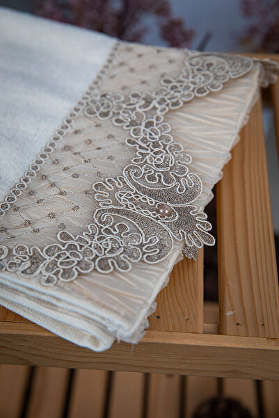 FAVORA Cotton Pearl Dowry - 4 Towels, Cream Color and Mink Motif