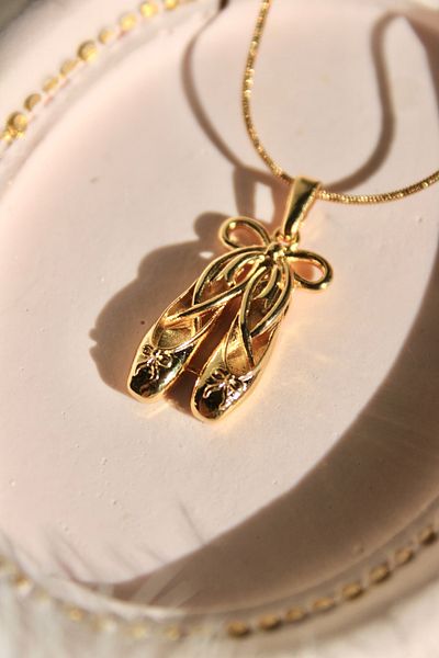 Harlofia Jewelry Dancing Ballerina Shoe 12 Princess Necklace
