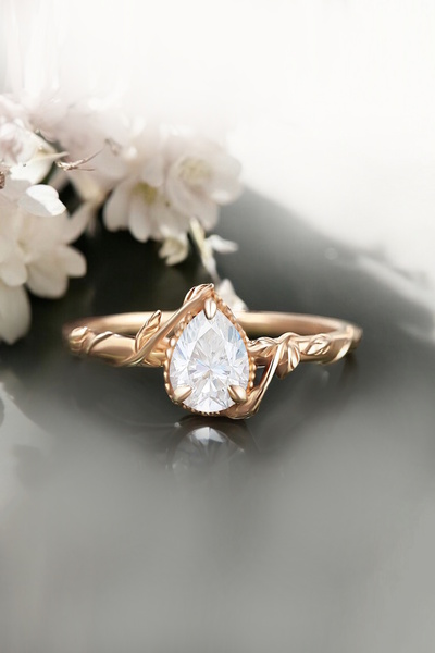 My Diamond Damla Beyaz Topaz 14 Ayar Altın Yapraklı Yüzük